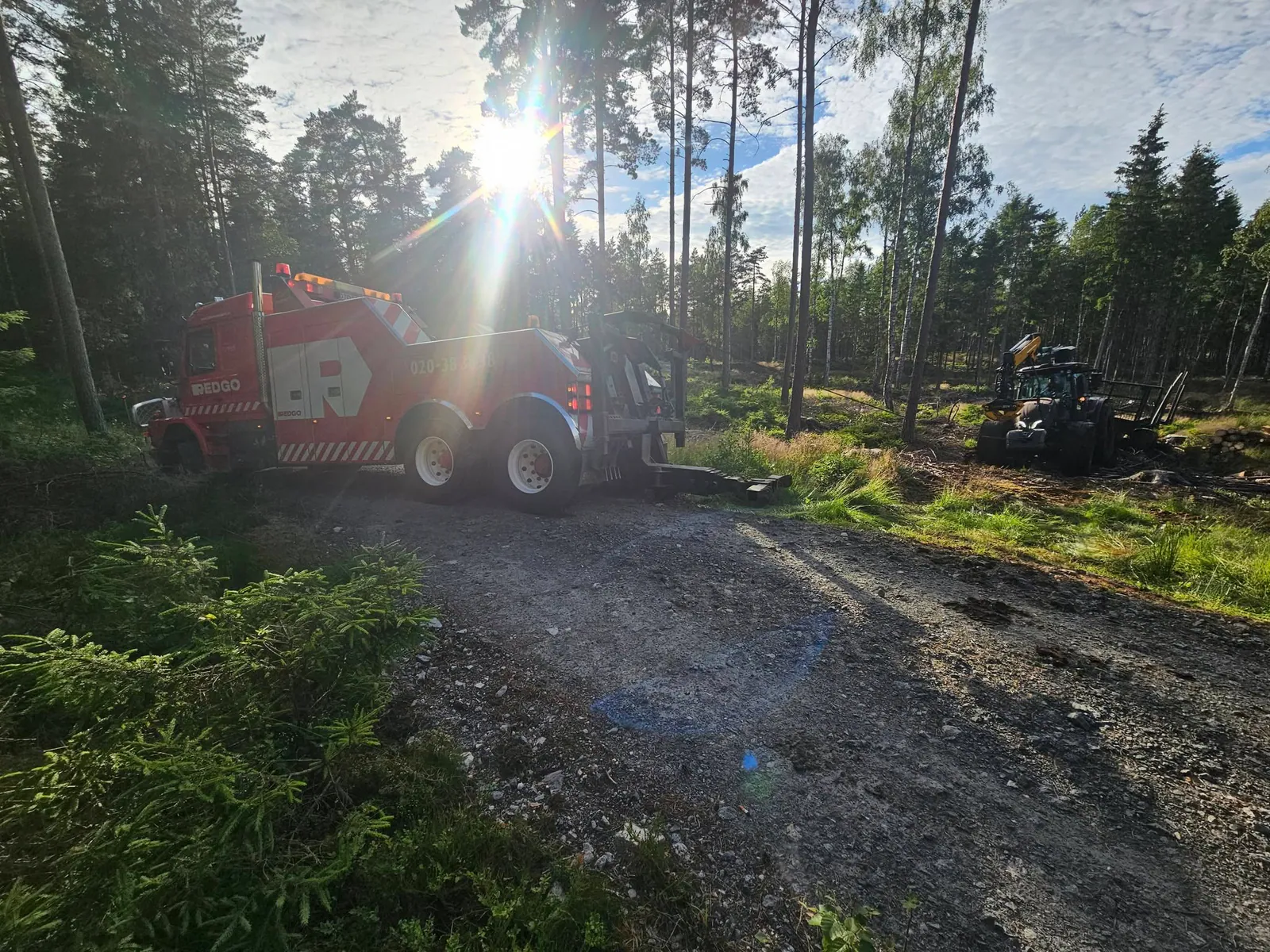 Götenebärgarn hjälper ett fordon vidare