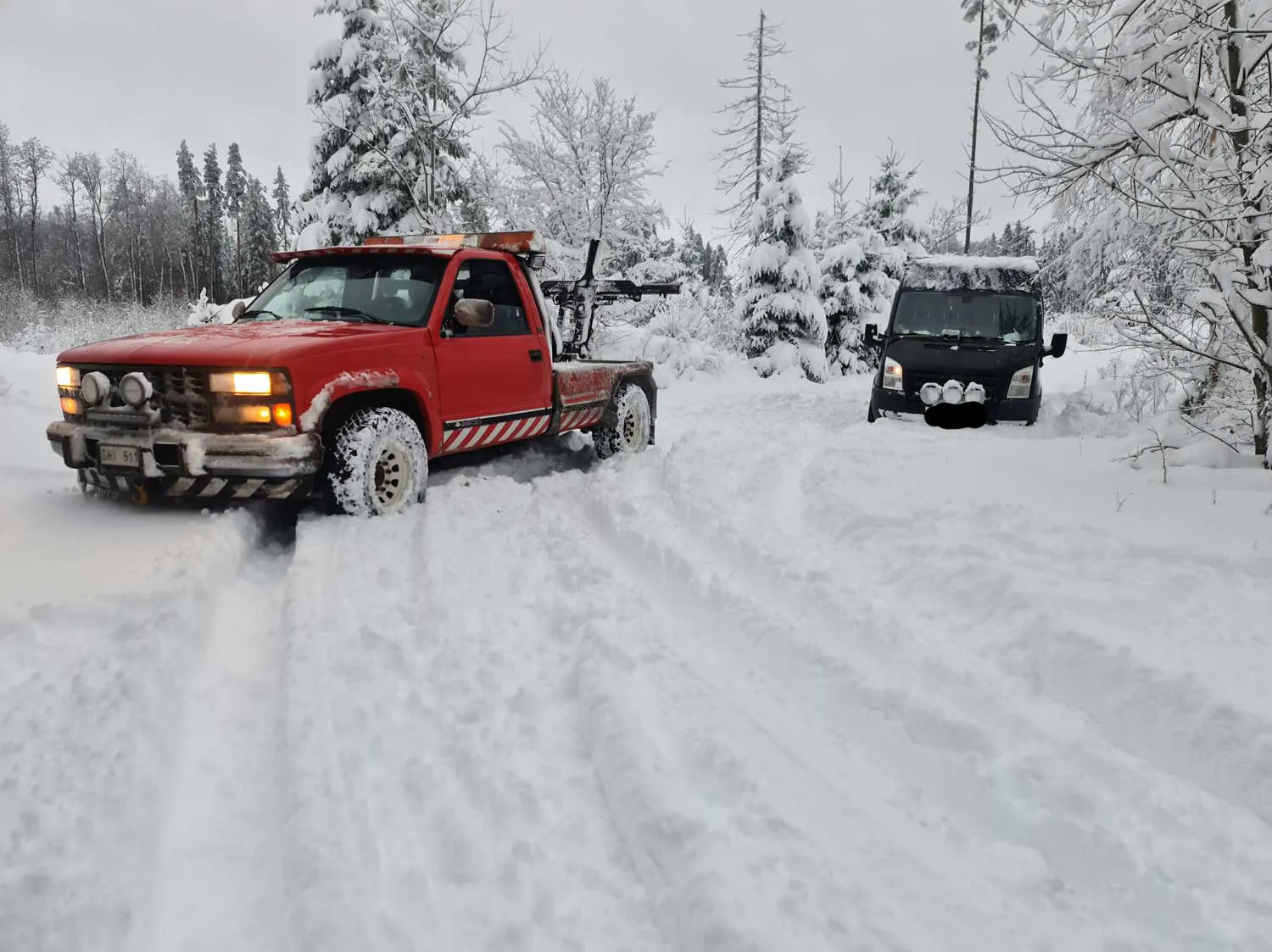 Fyrhjulsdrivet bärgningsfordon vid offroad-bärgning